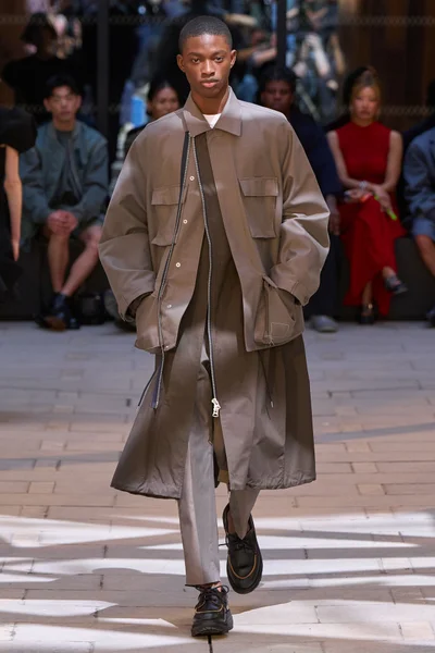 Look 49